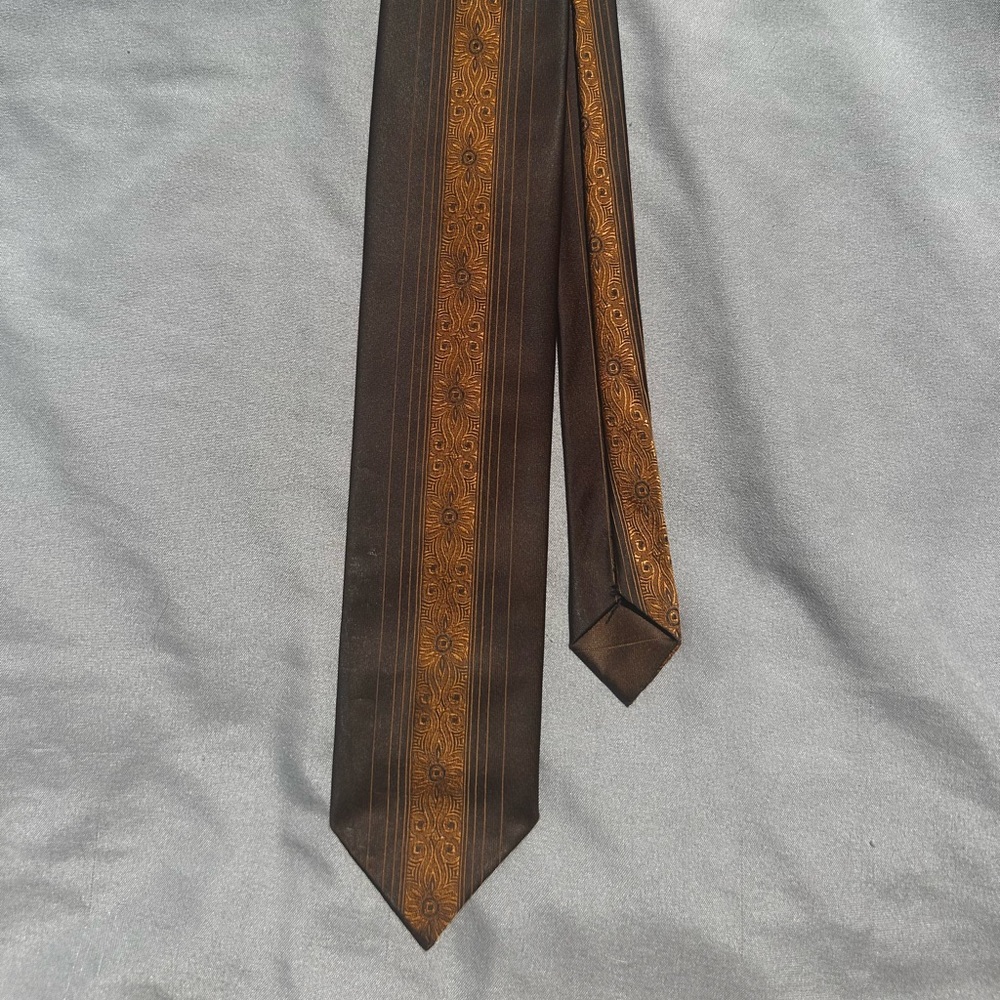 Unique Vintage Commodore Trevira Tie Brown Silk Striped Tapered Tie